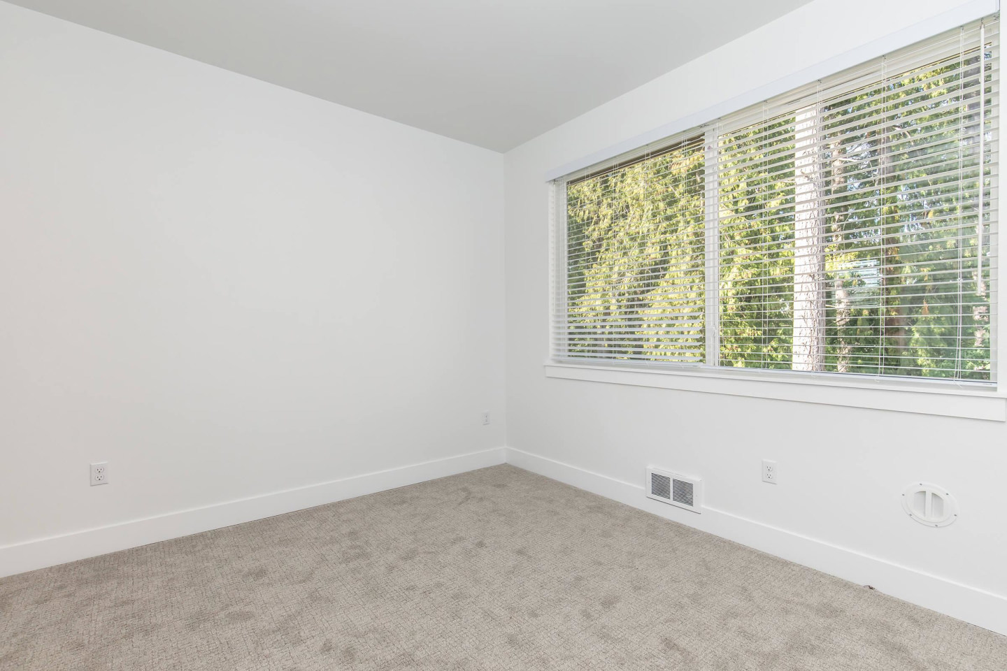 Lakeview Apartments Image 36