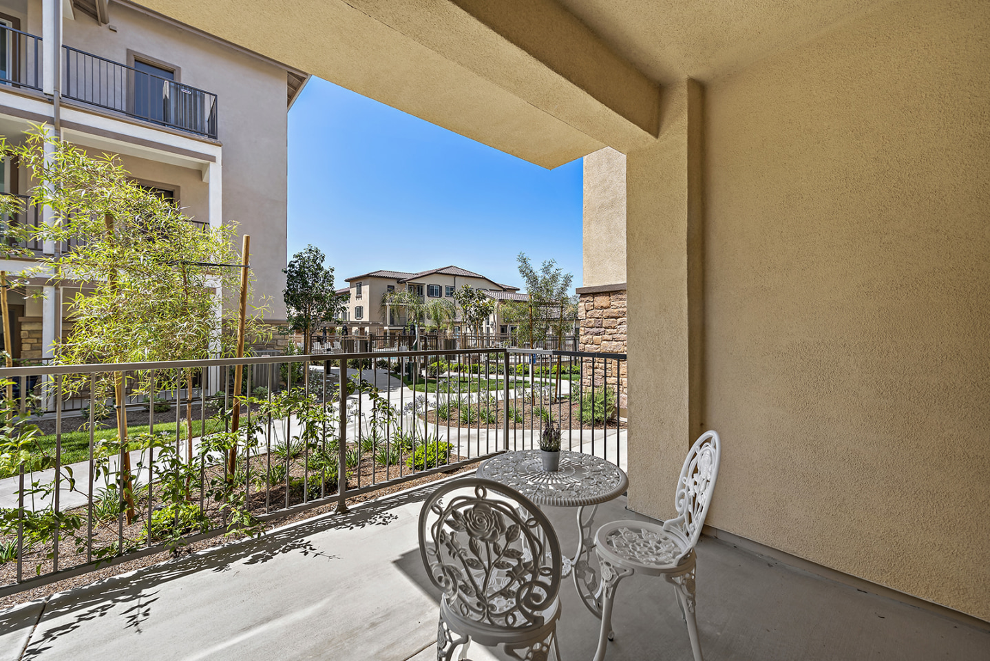 Levante Apartments Homes Image 2