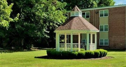 Oakridge Manor Image 12