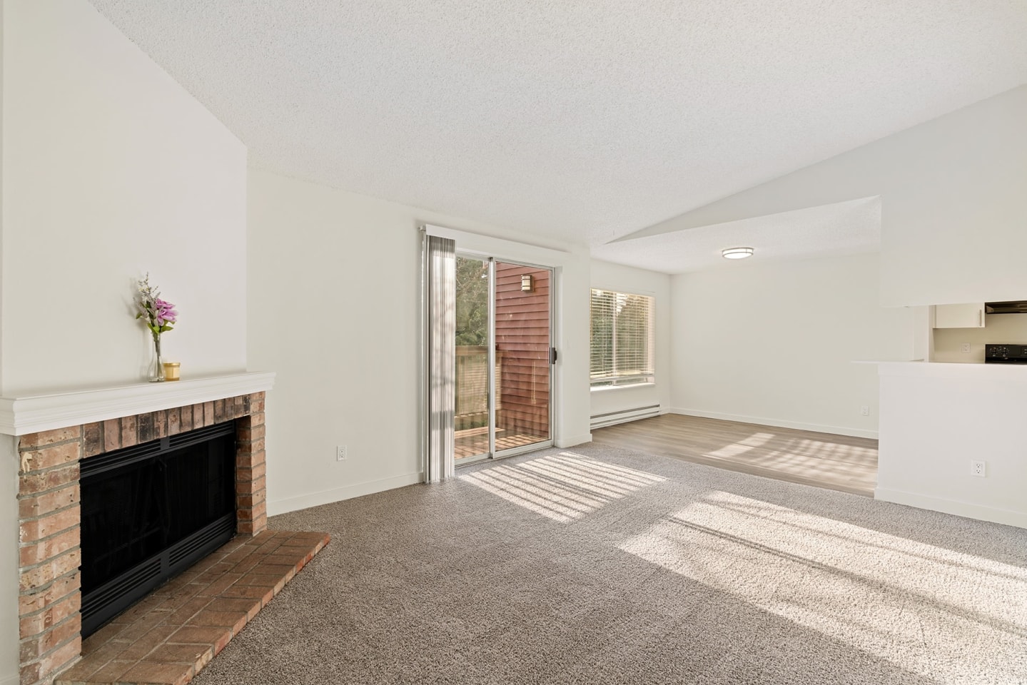 Pointe East Image 32
