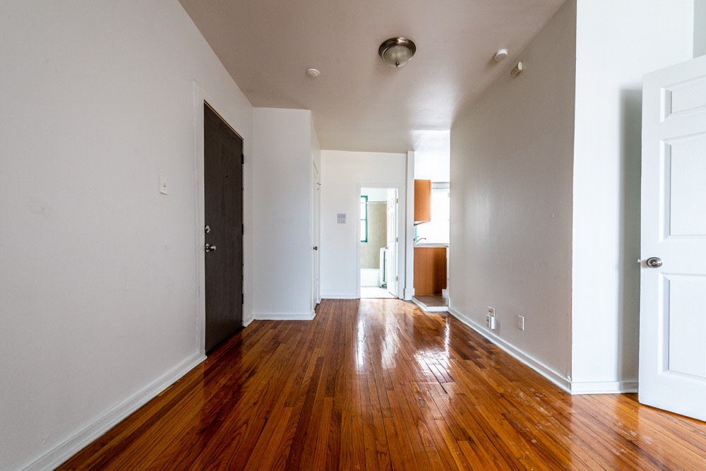 2900 E 91st Street Apartments Image 5