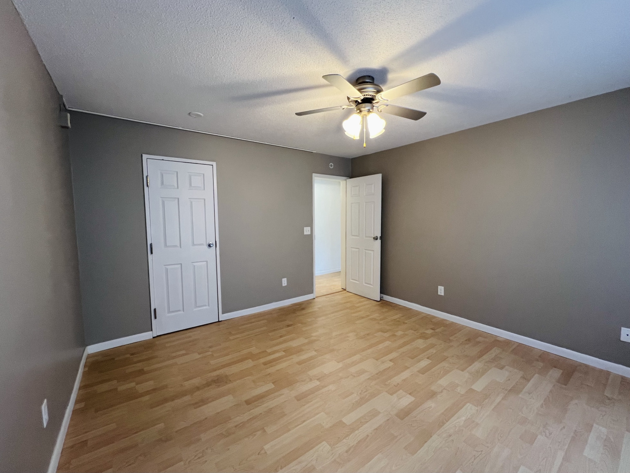 2740 Pleasant Avenue S Image 8