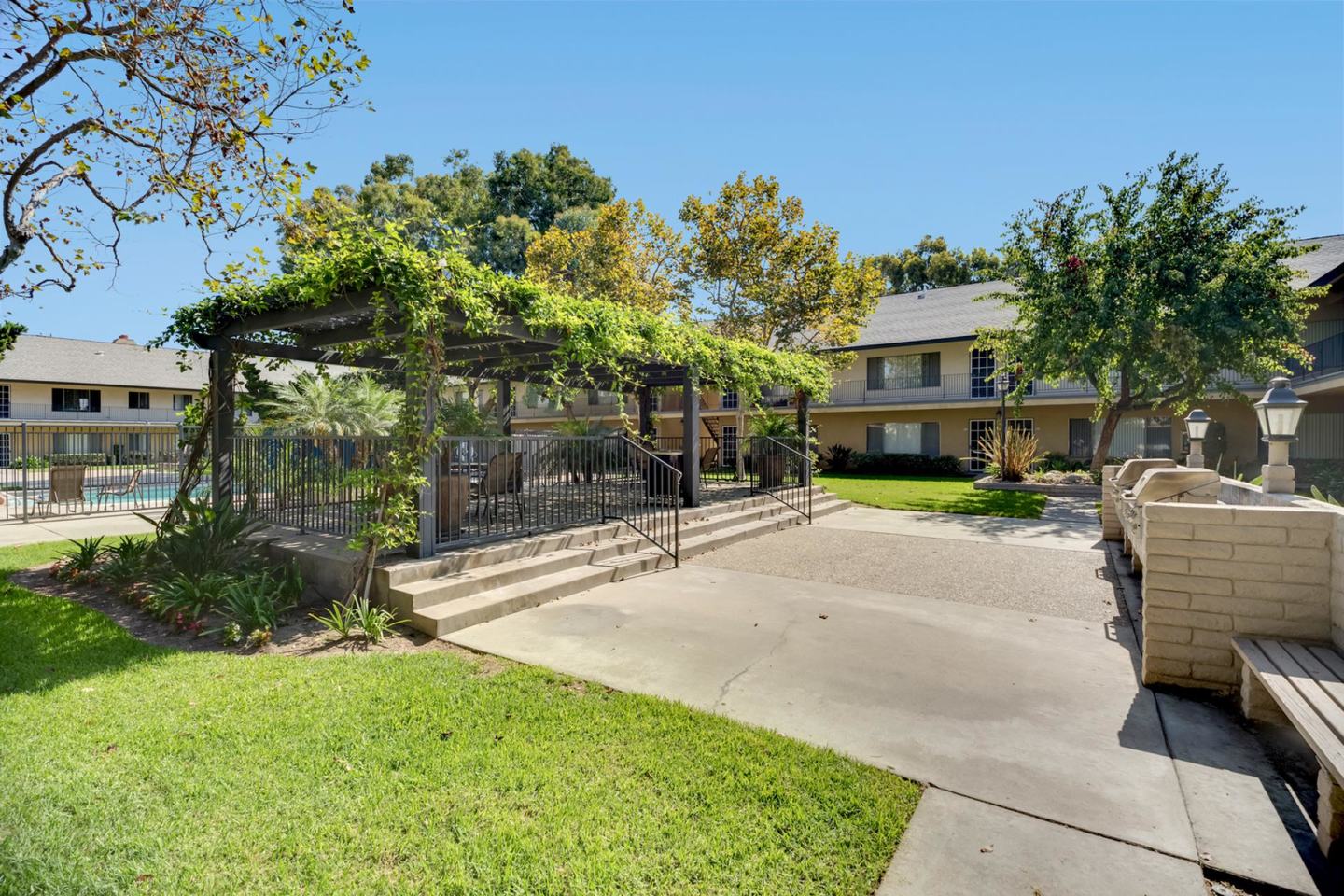 Briarwood Square Image 15