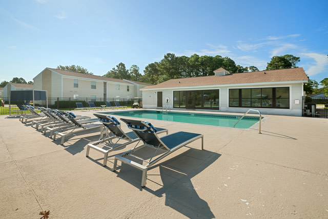 The Retreat at Hidden Bay Apartment Homes Image 1