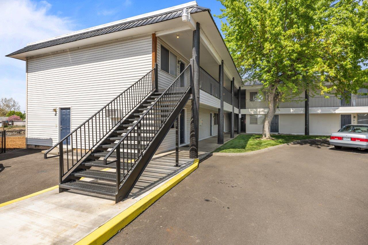 Creekside Apartments Image 6