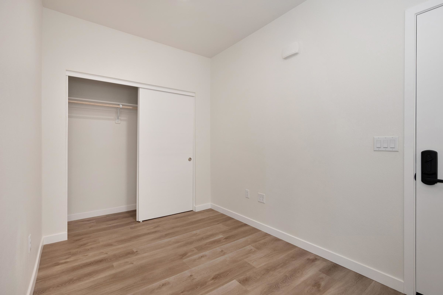 Halcyon Apartments Image 220