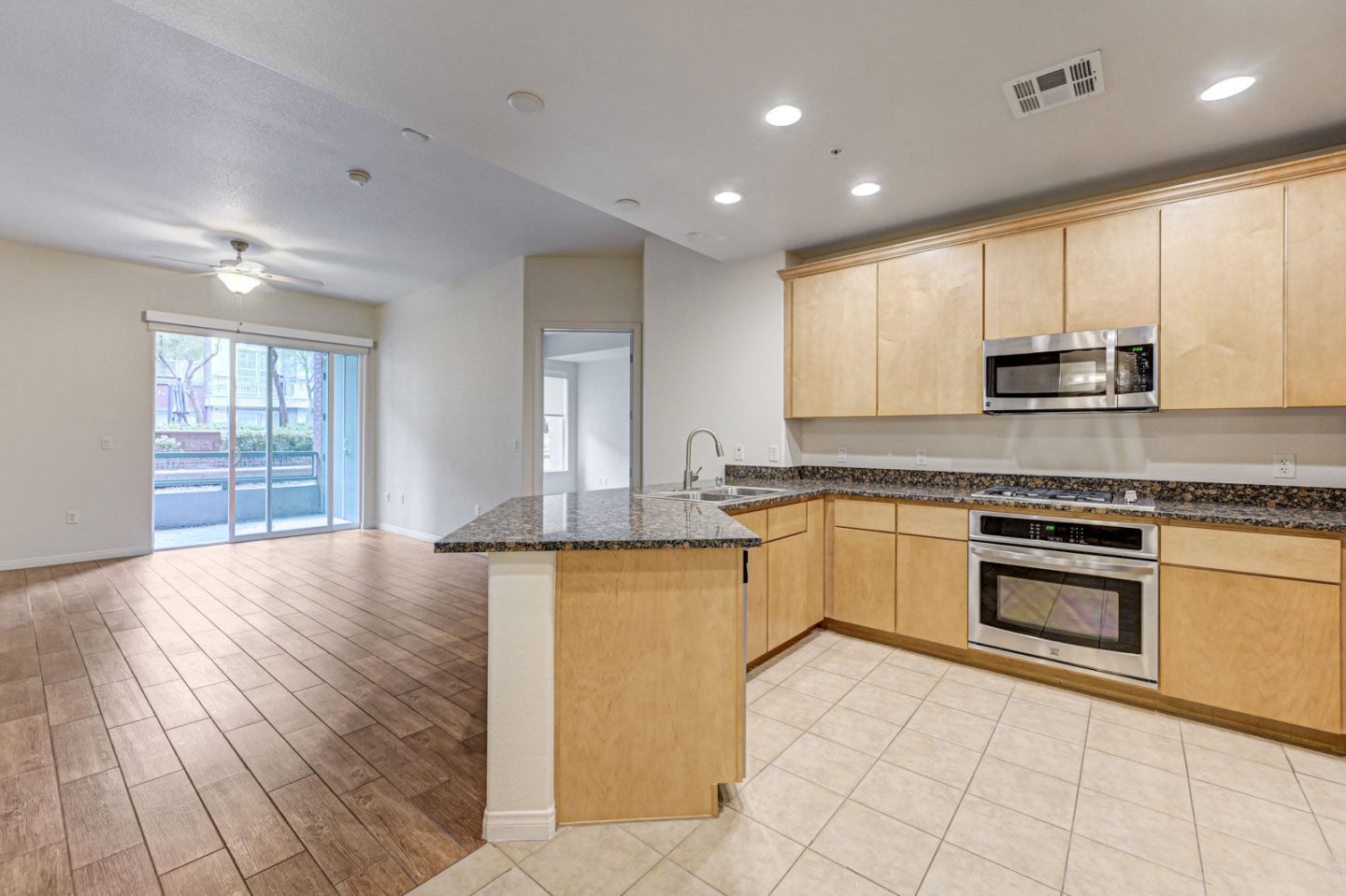 The Gramercy Residences Image 59
