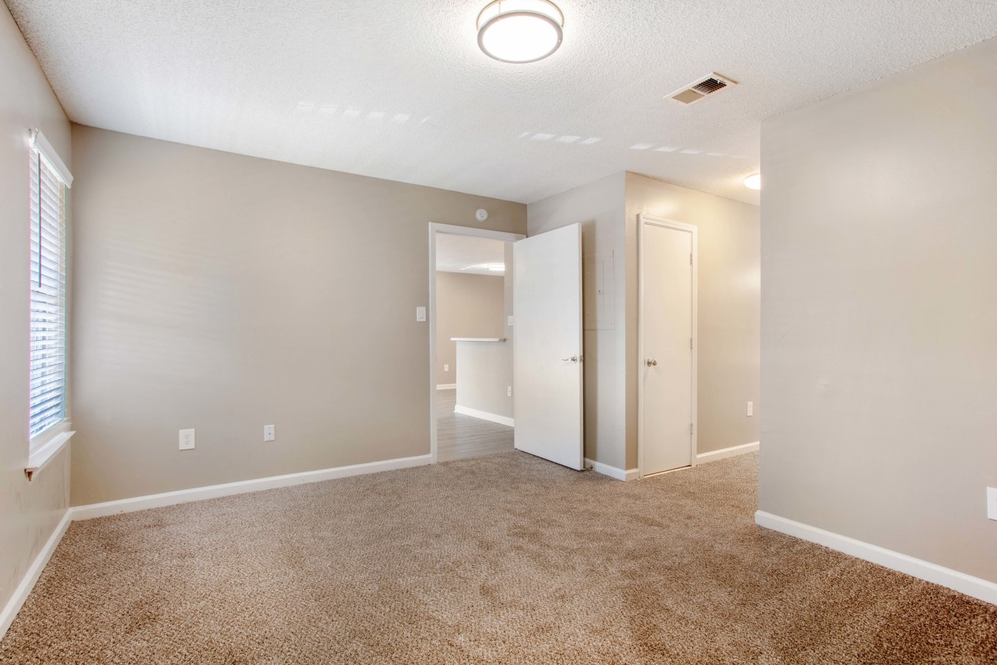 Waverly Apartments Image 14