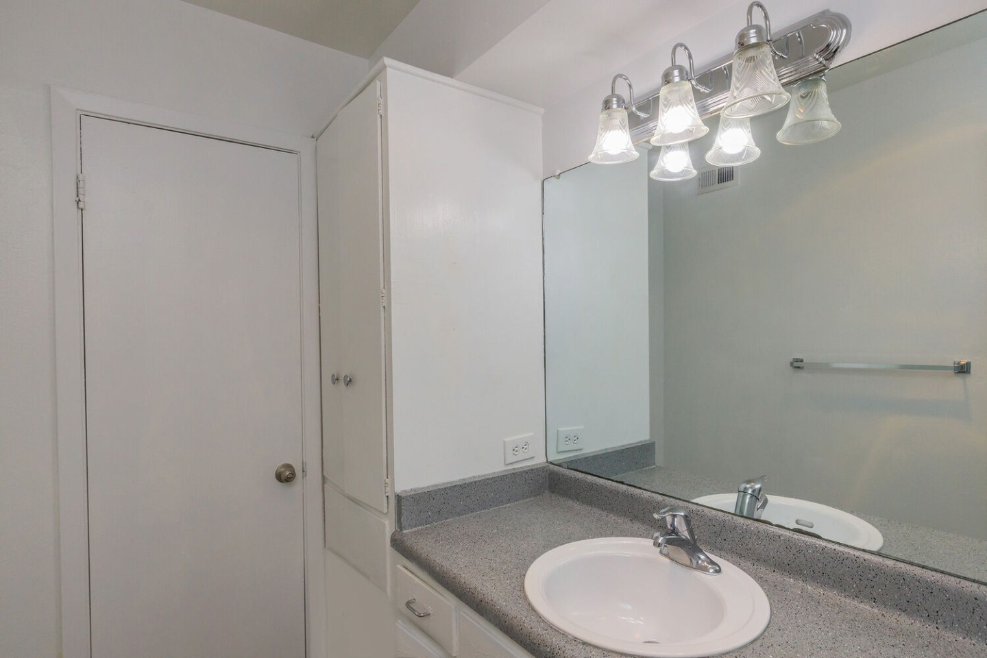 New England Village Apartments Image 3