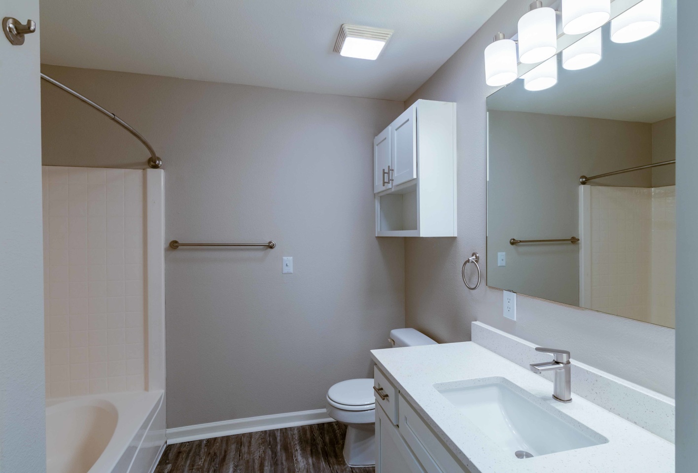 WildOak Apartment Homes Image 6