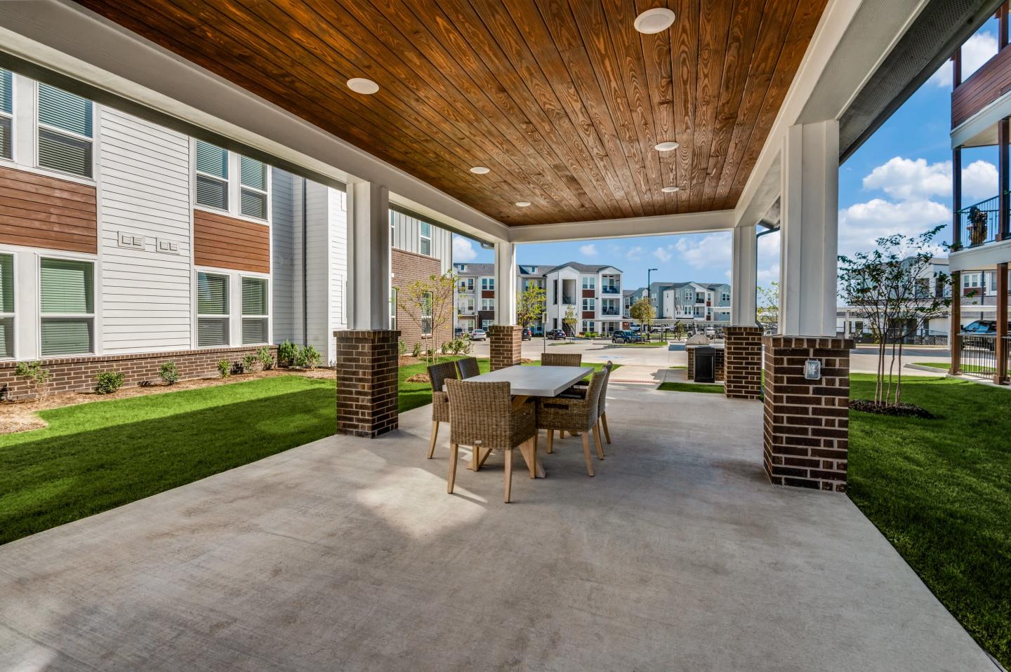 2201 Creekview Image 32
