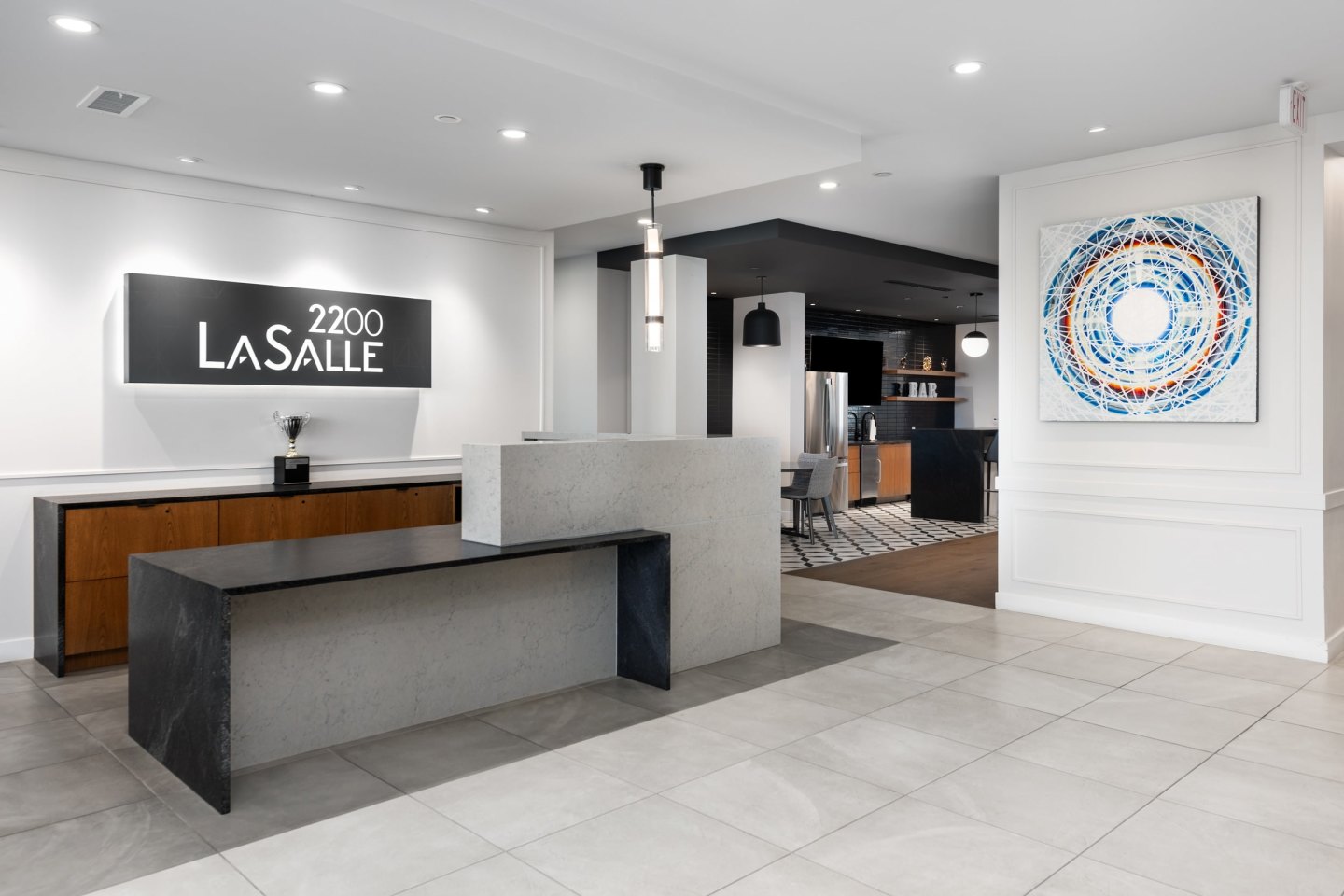 2200 LaSalle Image 3