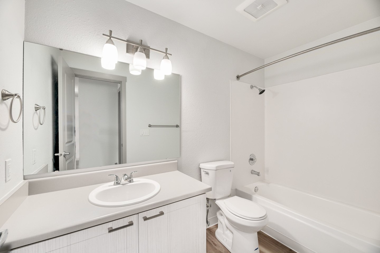 Driftwood Apartments Image 35