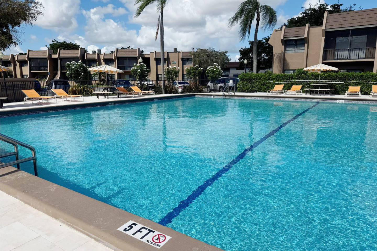 Courtyards at Miami Lakes Image 2