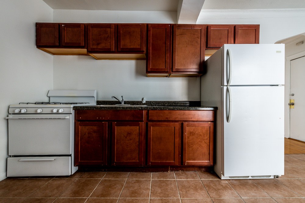 8241 S Ellis Image 1