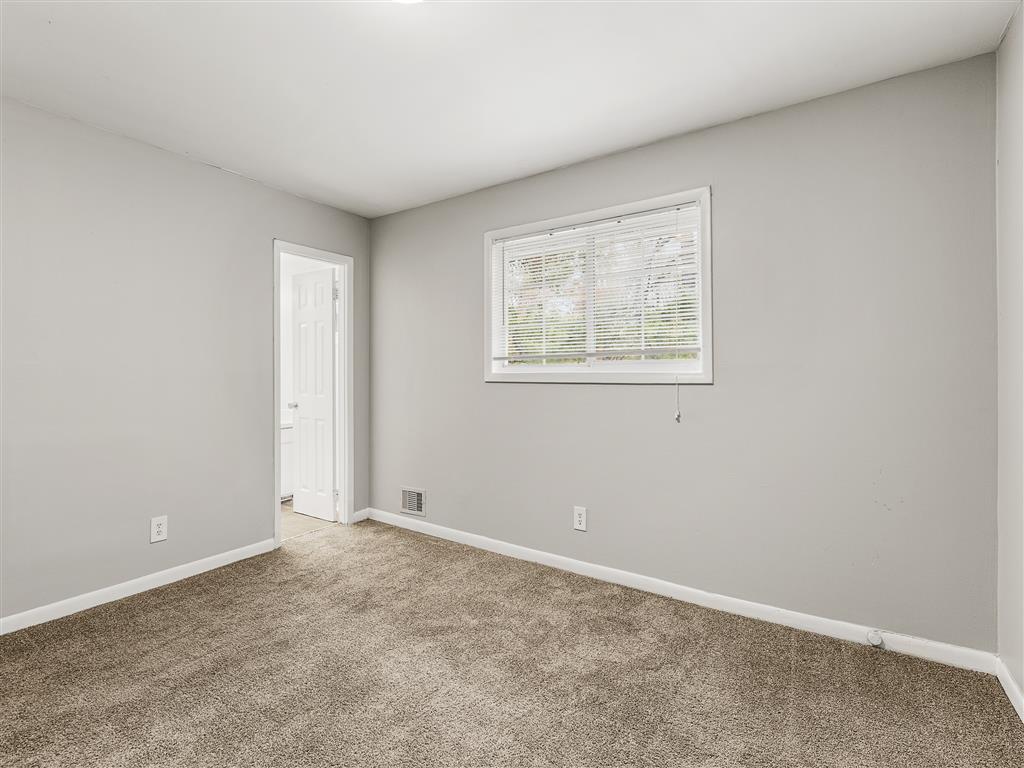 Pinewood Townhomes Image 16