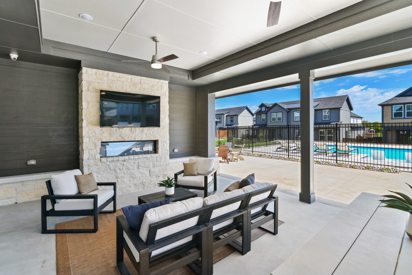 Canvas at Grand Prairie Image 28