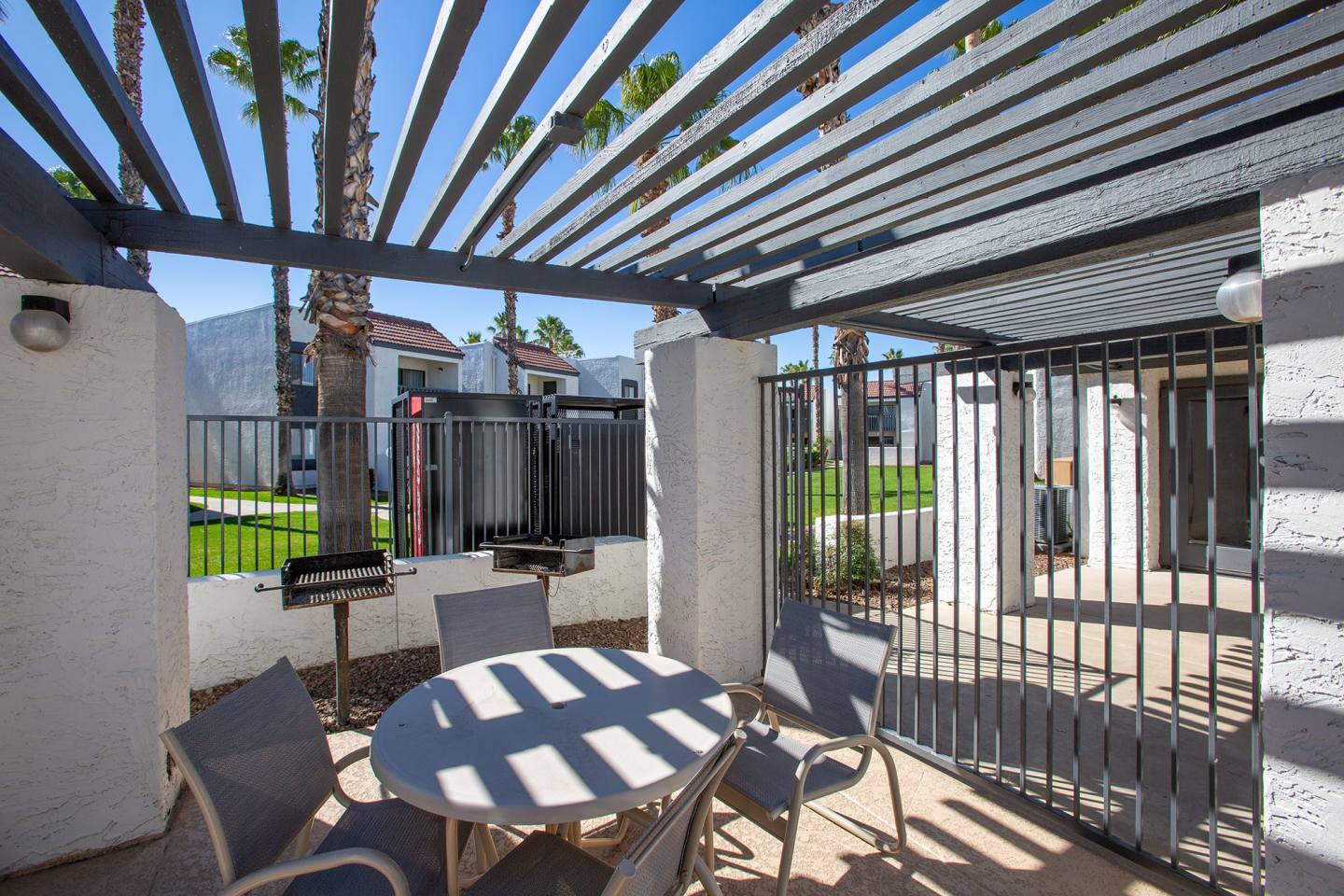 Townhomes on the Park Image 38