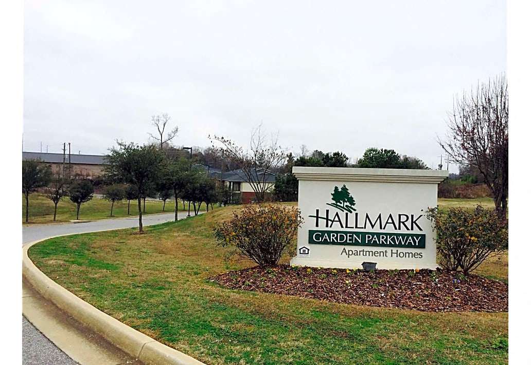 Hallmark at Garden Parkway Image 10