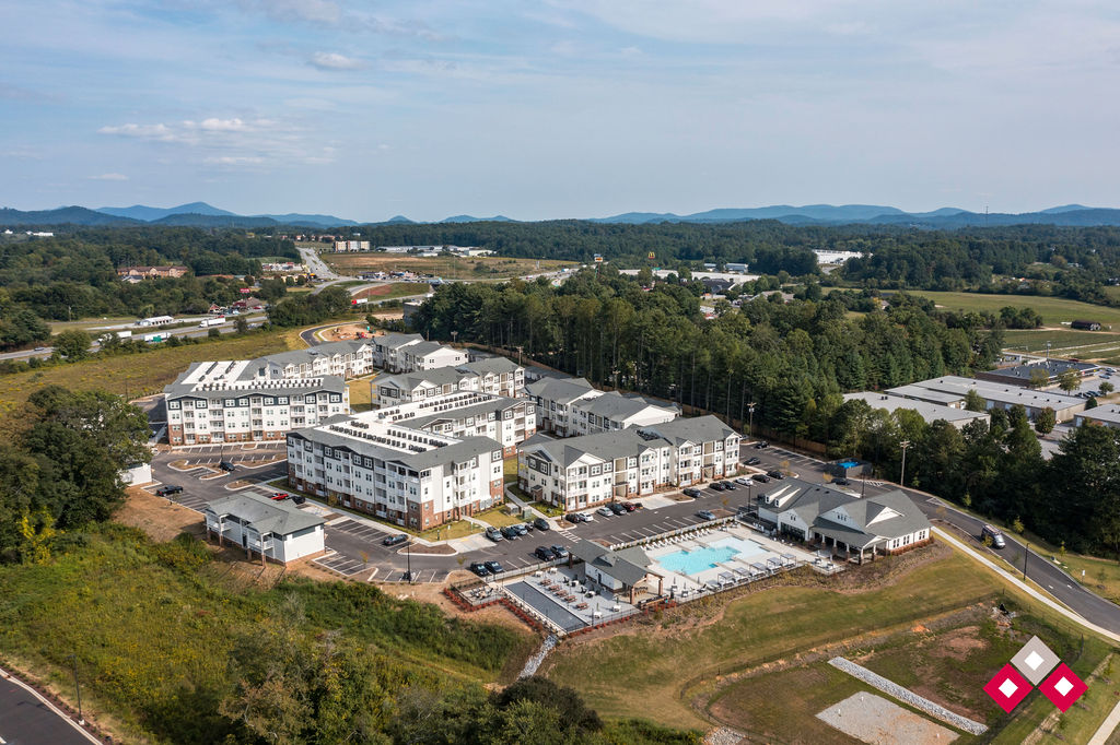Summit at Hendersonville Image 22