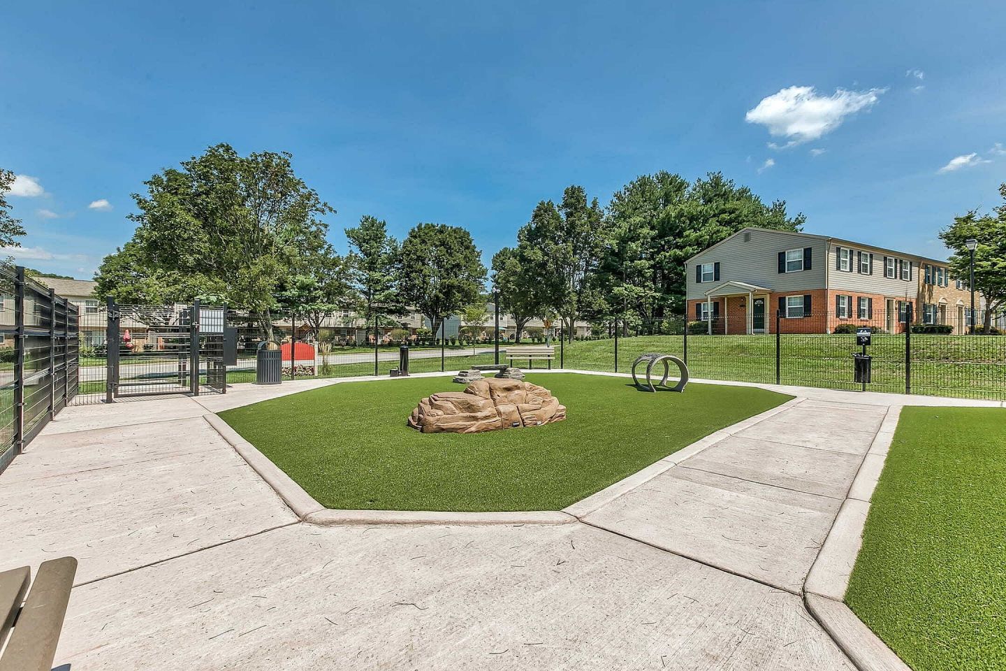 Lake Village Townhomes Image 9