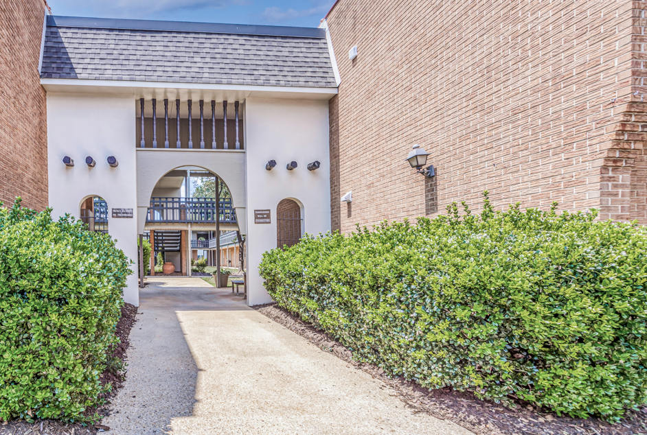Courtyard on Main Image 22
