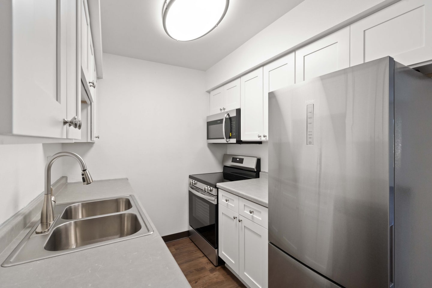 Hillcrest Apartments Image 11