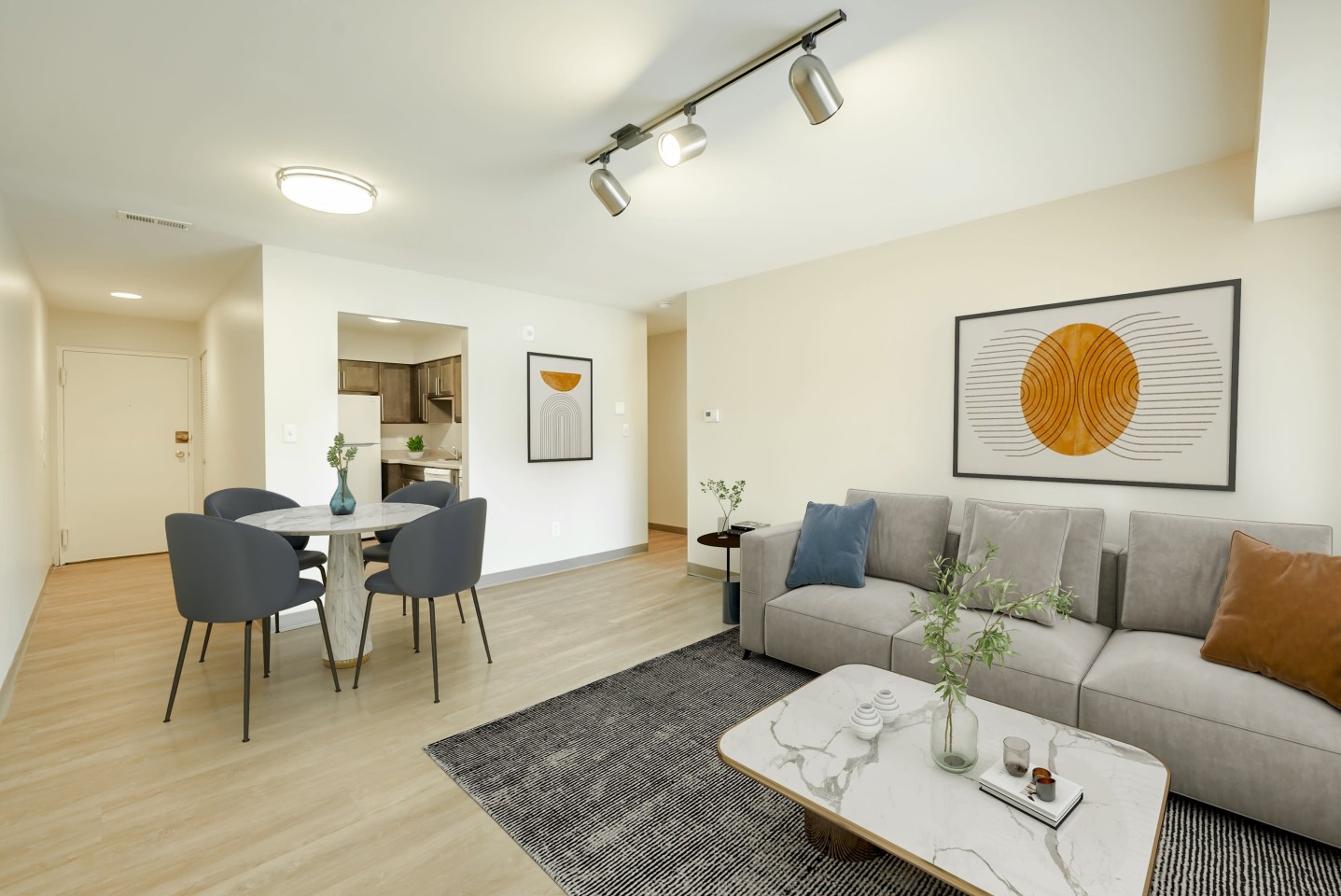 Franklin Manor Apartments Image 1