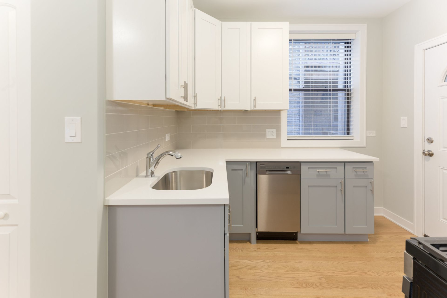 5045-51 N. Damen Image 7