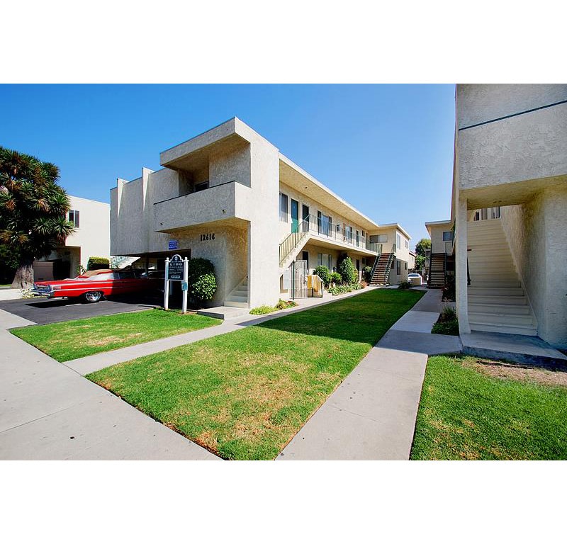 12616-12620 Caswel Avenue Image 4