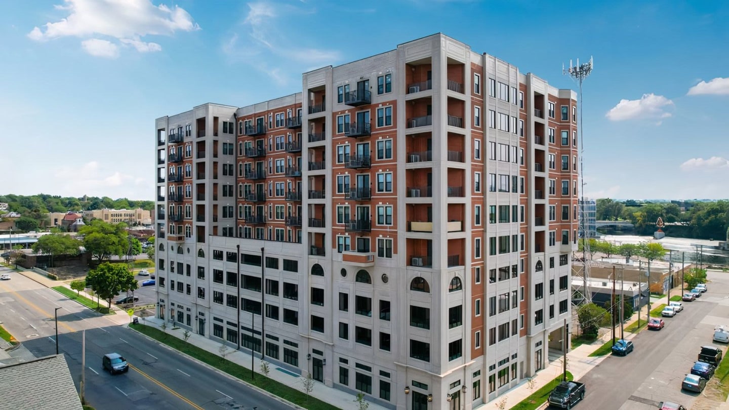 300 East LaSalle Image 31
