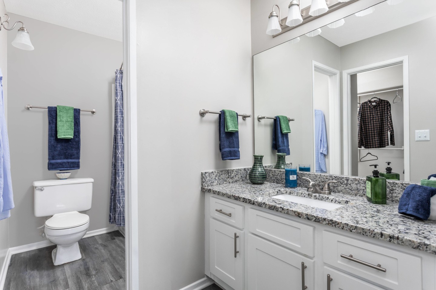 The Pointe at Canyon Ridge Apartments Image 9