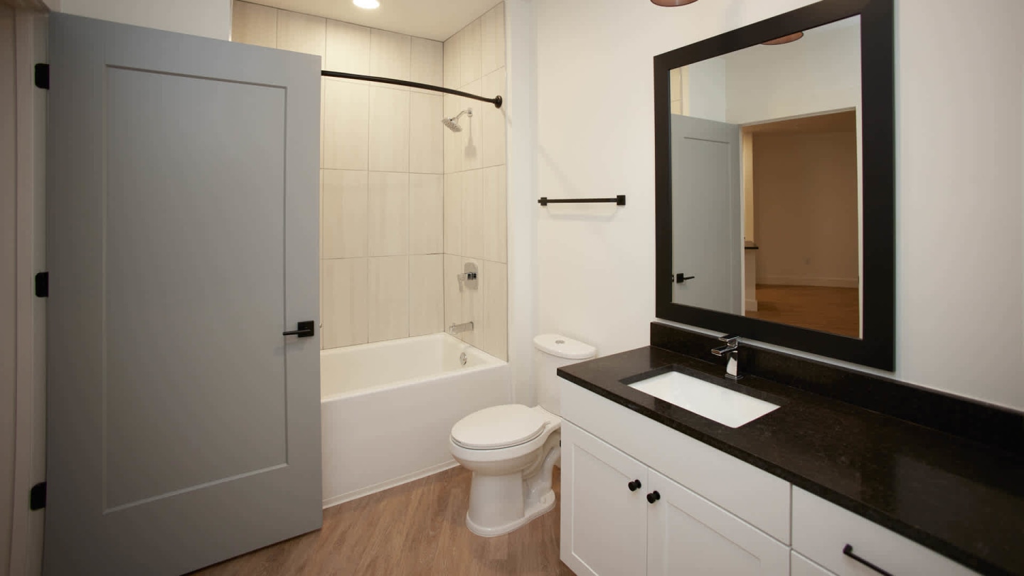 Luna Upper Westside Image 46