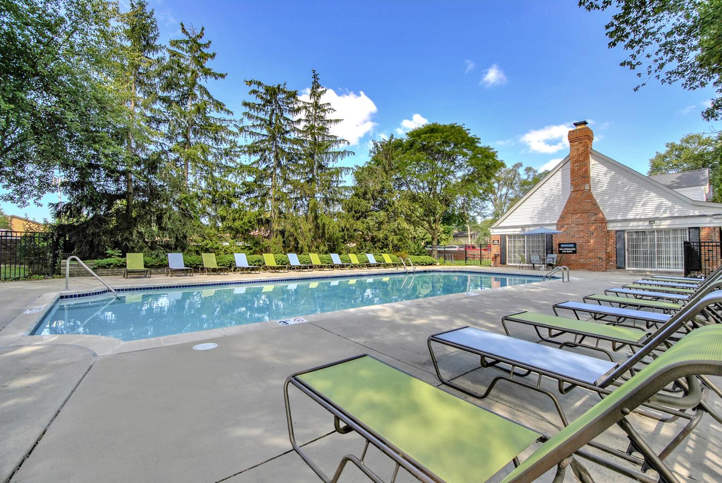 Huntley Square Image 9