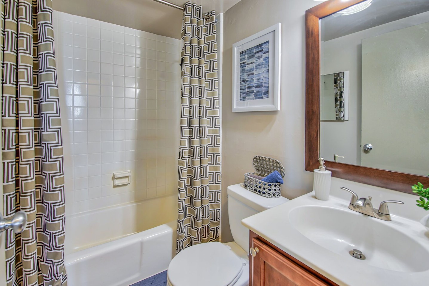 The Square at 511 Apartments - Affordable Housing Image 11