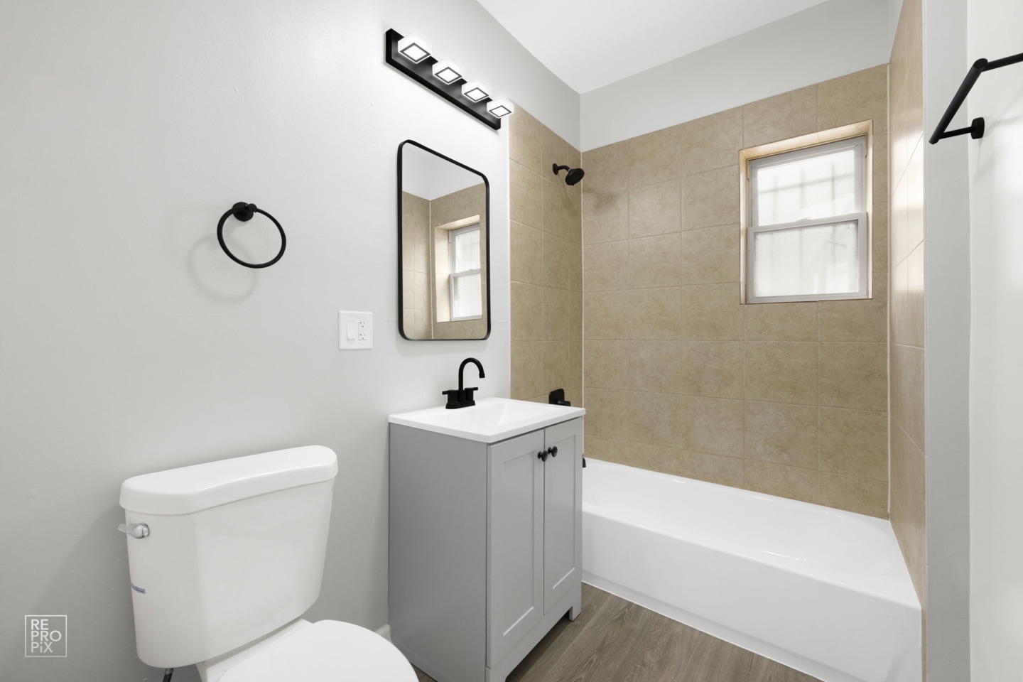 447 N Austin Image 3