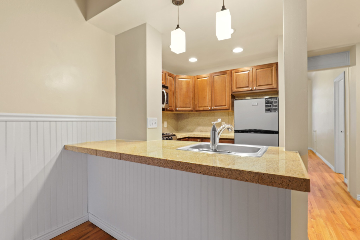 1141 Washington Image 4