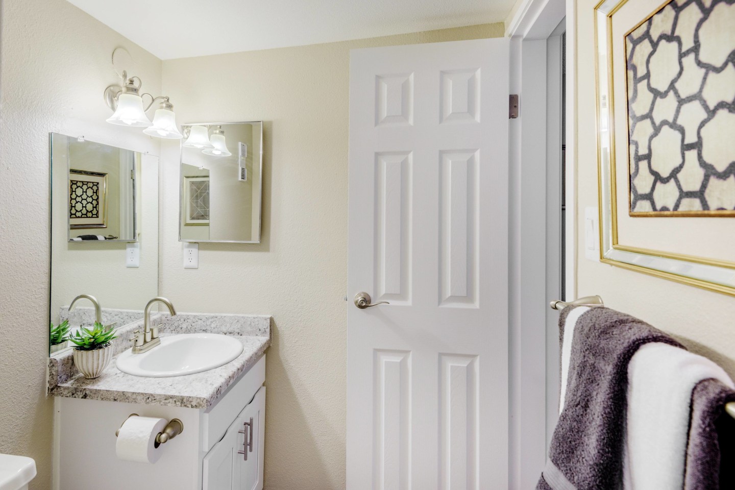 Bella Terra at City Center Apartments Image 10