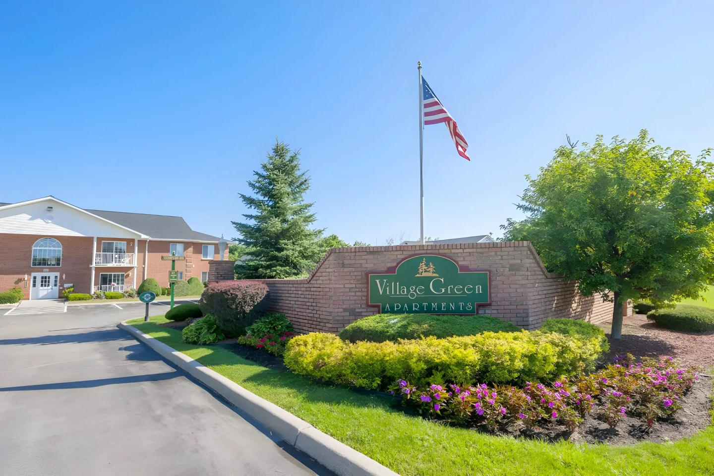 Village Green Apartments Image 3