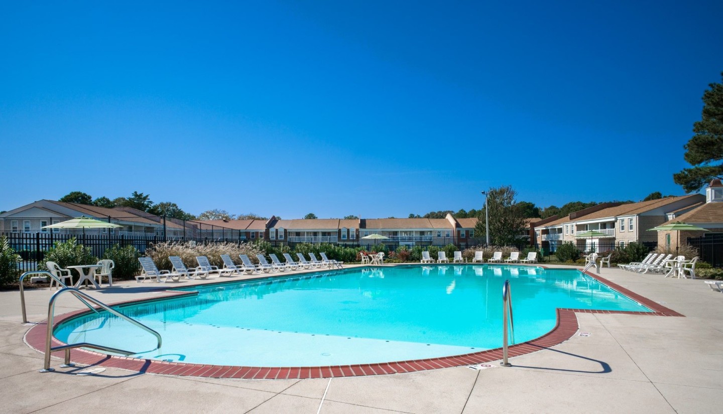 Thalia Gardens Apartments and Townhomes Image 4