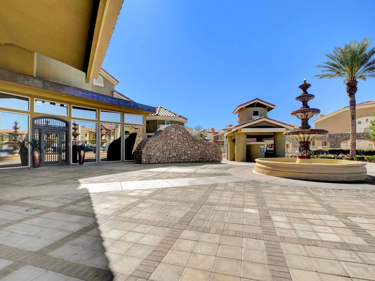 Coronado Bay Club Condo-Apartment Homes Image 10