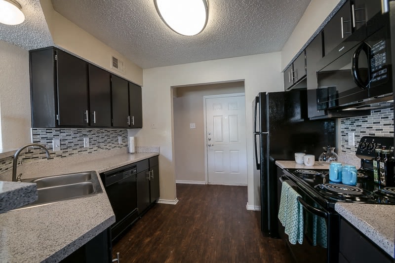 Legacy Apartments Image 31