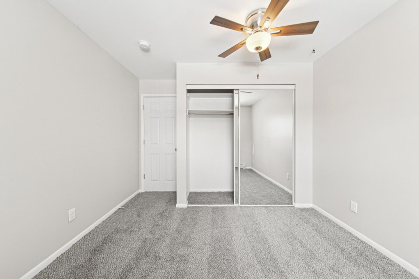 Williamsburg Apartments Image 9