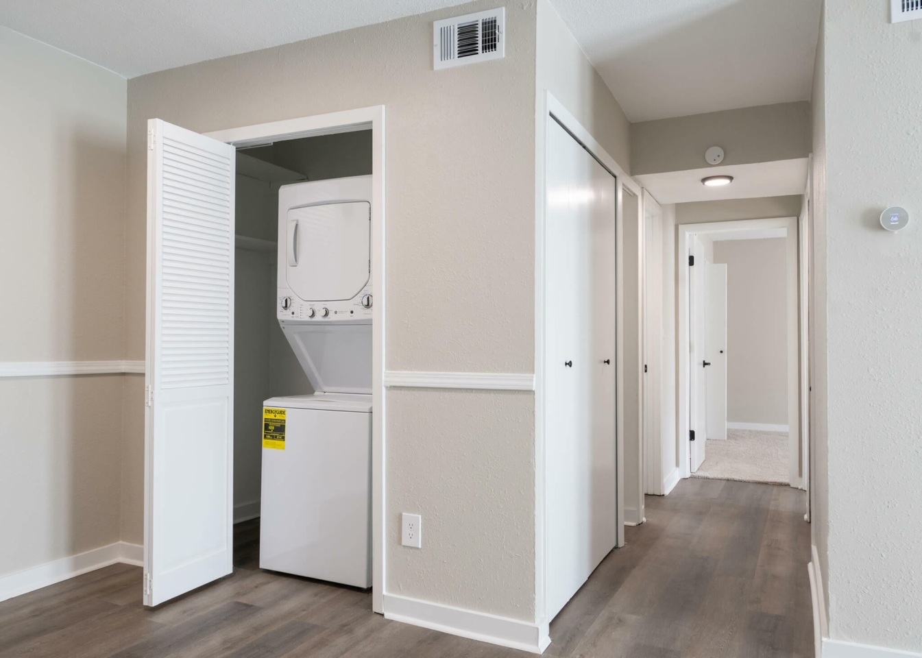 Highpoint Creek Apartments Image 11