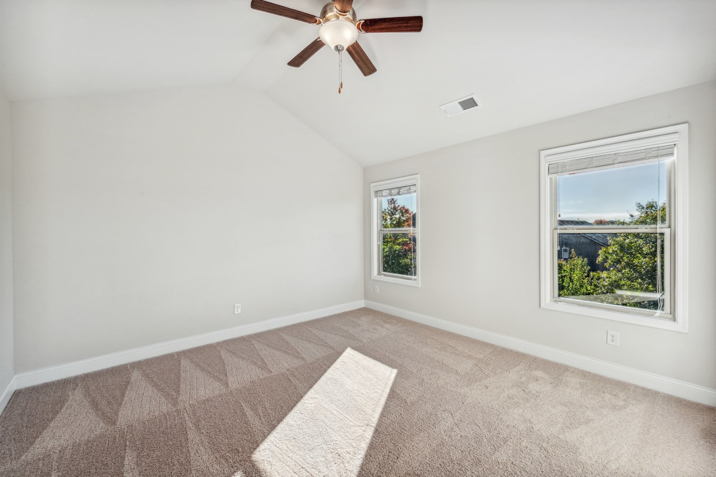 Parkwood Terrace Image 49