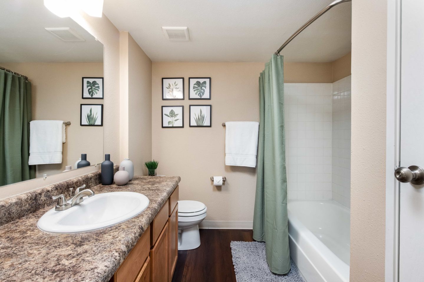 Wentworth Apartments Image 10