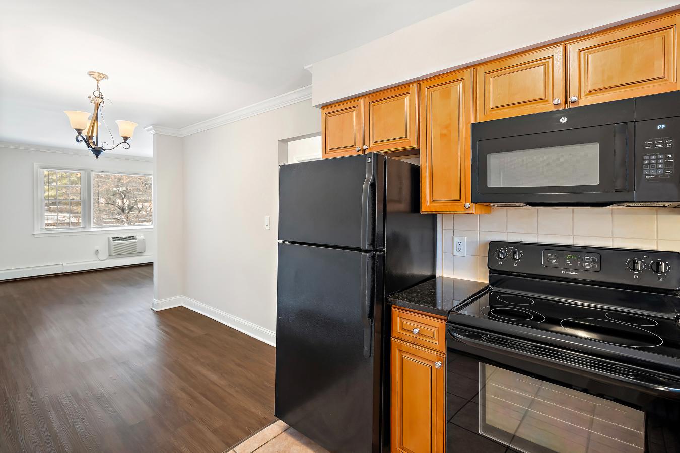 Madison Mall Apartments Image 14