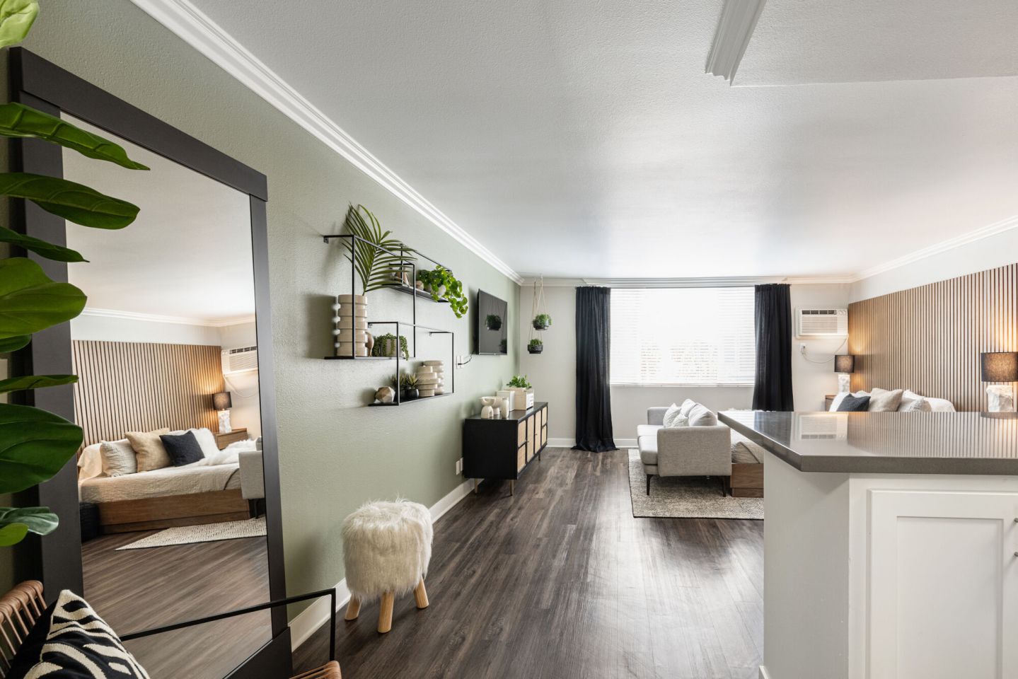 1200 Riverside Image 4