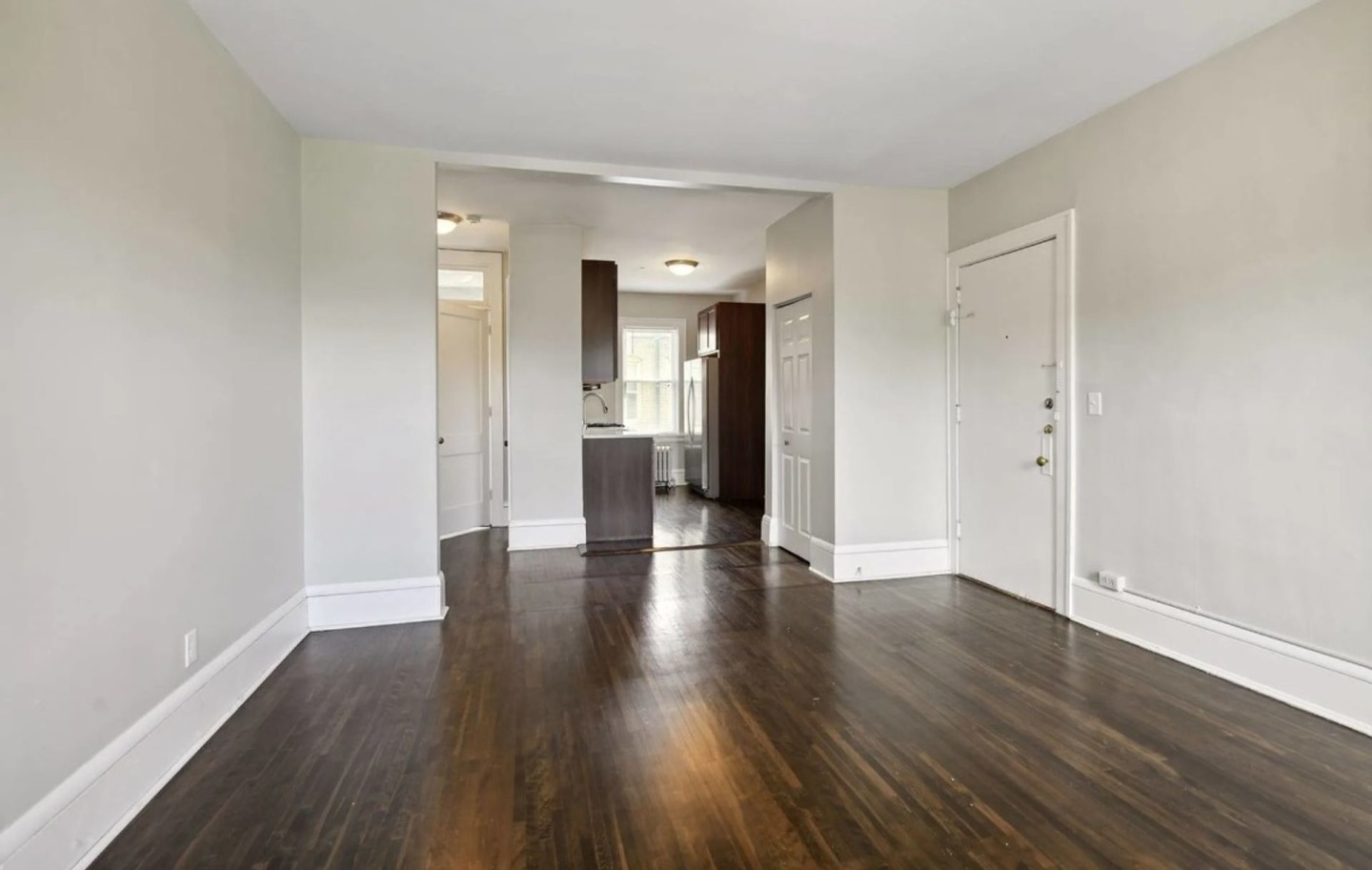 2901 James Avenue South Image 18