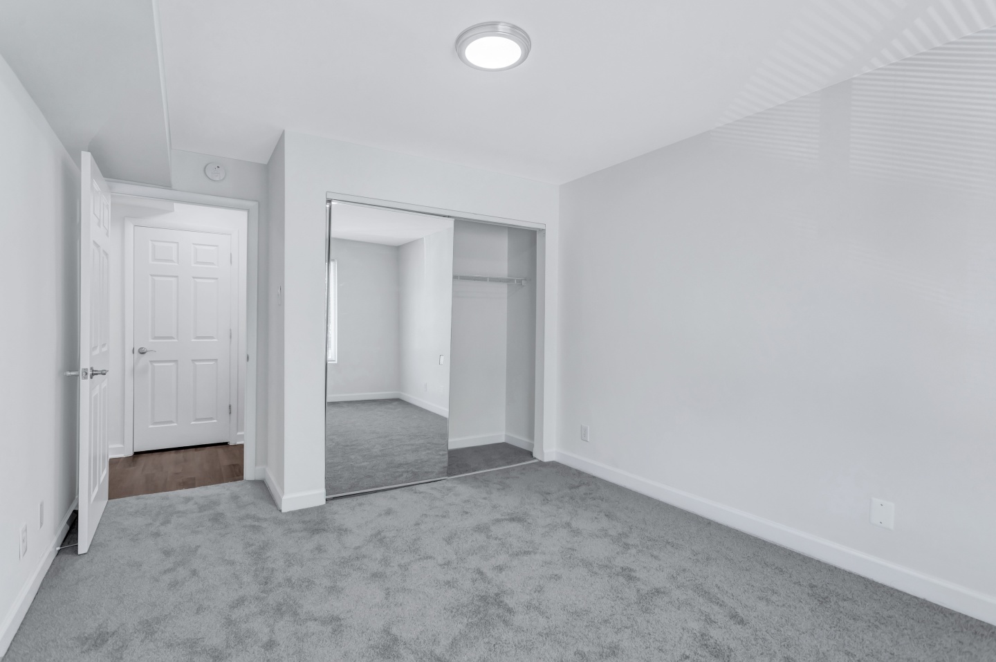 Stanton Glenn Apartments Image 24